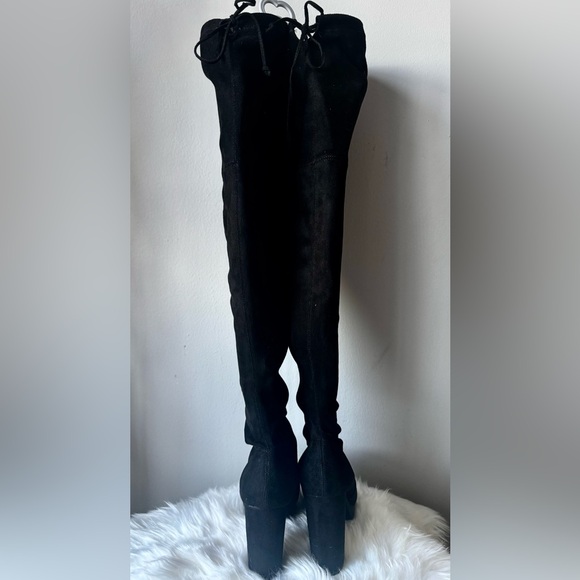 Over the knee or mid-thigh boots. - Picture 4 of 5